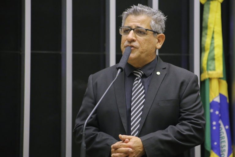 Crispim: regra atual dificulta exploração comercial das obras pelos produtores - (Foto: Paulo Sérgio/Câmara dos Deputados)