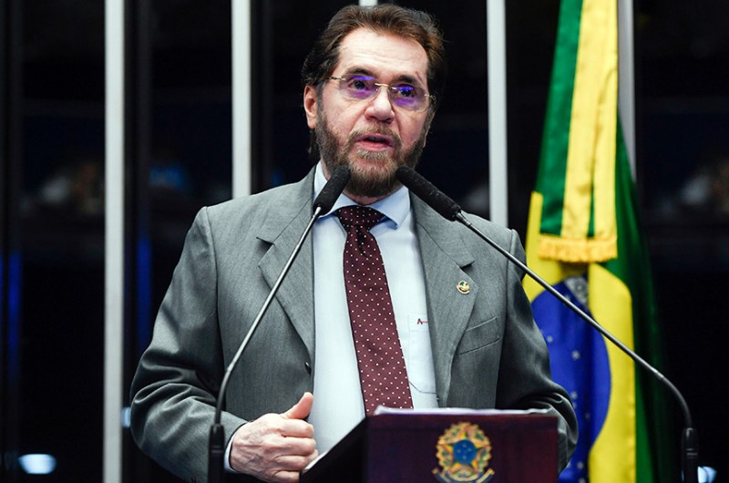 Para o senador, magistrados foram responsáveis por instabilidade do ordenamento jurídico no país - Jefferson Rudy/Agência Senado