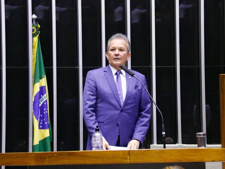 André Figueiredo, relator do projeto de lei - (Foto: Marina Ramos/Câmara dos Deputados)