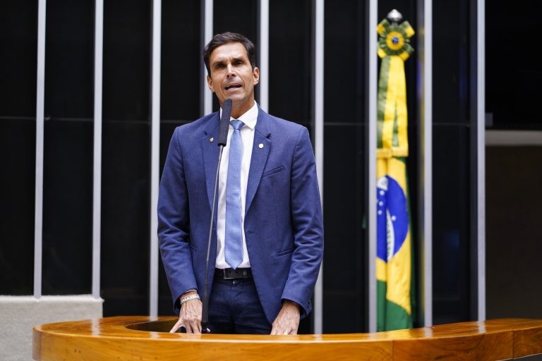 Luiz Lima, relator do projeto de lei - (Foto: Pablo Valadares/Câmara do Deputados)