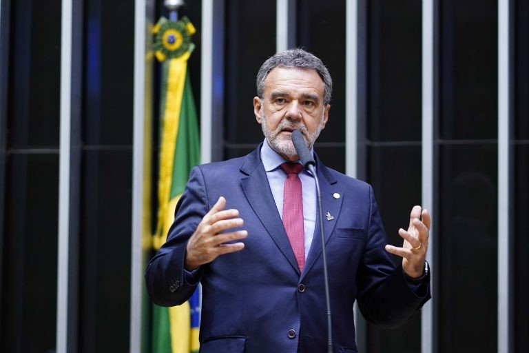 Almeida acompanha com preocupação as notícias do histórico de dificuldades da empresa - (Foto: Pablo Valadares/Câmara dos Deputados)