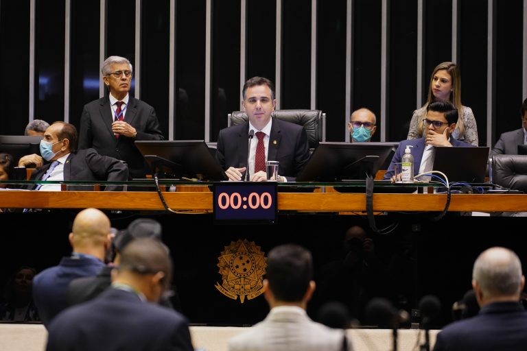 Presidente do Senado, Rodrigo Pacheco, preside a sessão do Congresso - (Foto: Pablo Valadares/Câmara dos Deputados)