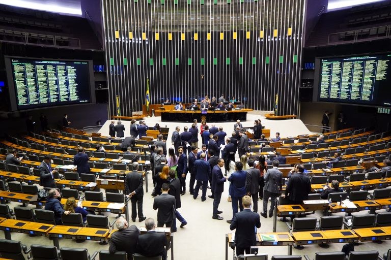 Wilson Santiago: correção recompõe a defasagem salarial - (Foto: Pablo Valadares/Câmara dos Deputados)