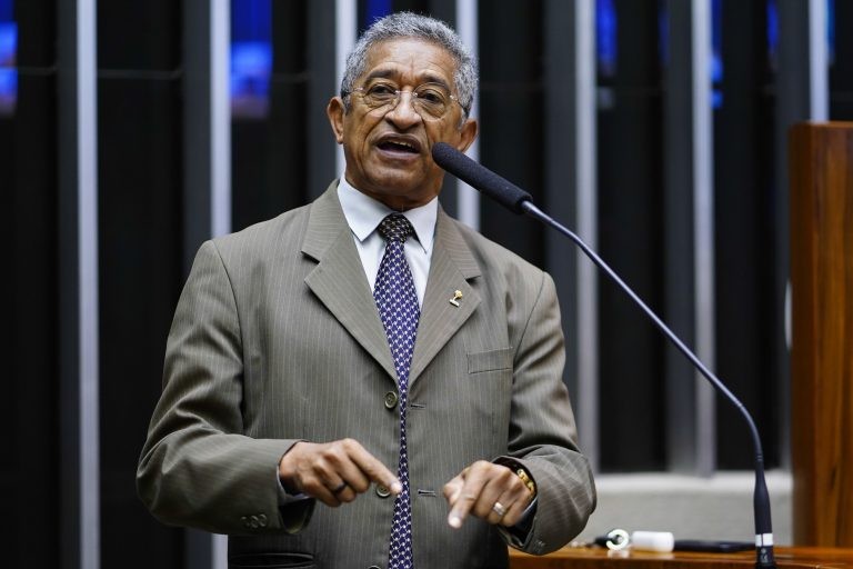Vicentinho, autor do projeto de lei - (Foto: Pablo Valadares/Câmara dos Deputados)
