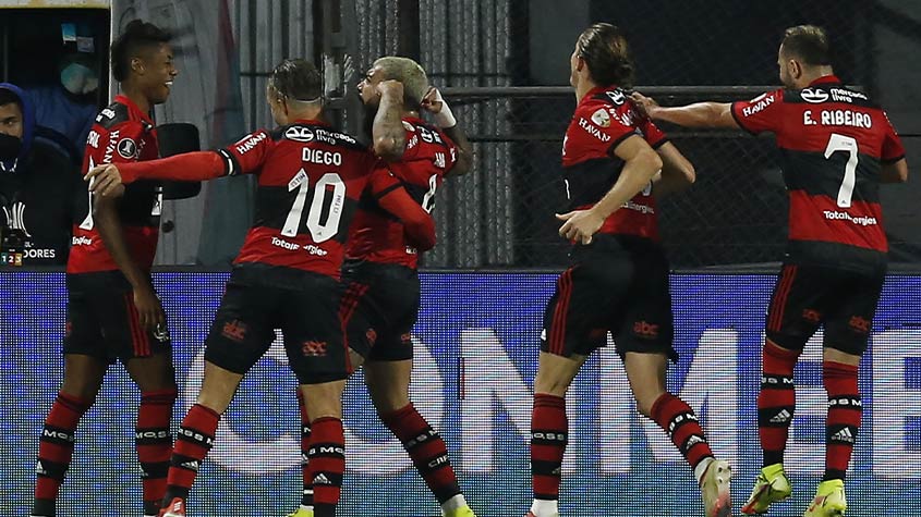 Flamengo goleia o Olimpia no Paraguai e se aproxima da semifinal da Libertadores