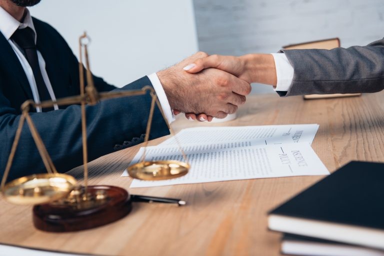Arbitragem é uma modalidade de solução de conflitos que não envolve o Judiciário - (Foto: Depositphotos)