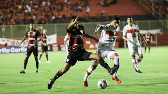 CRB empata com Vitória no Barradão