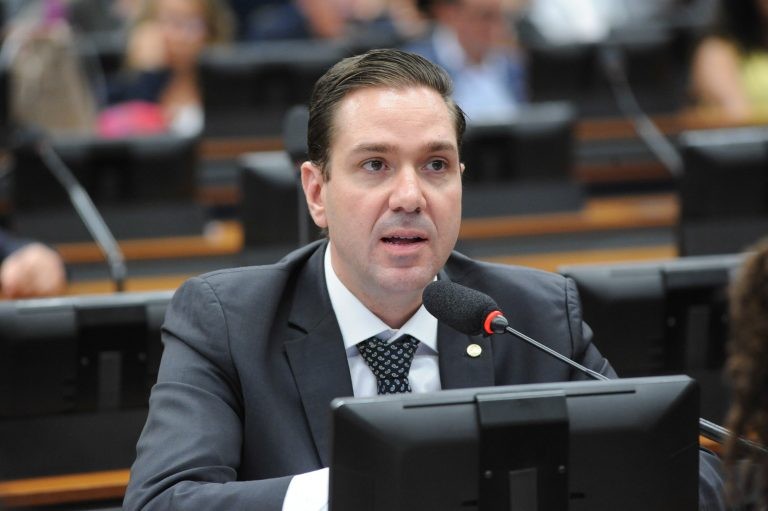 Bismarck: recursos serão usados para abater a tarifa de energia dos consumidores de baixa renda - (Foto: Billy Boss/Câmara dos Deputados)