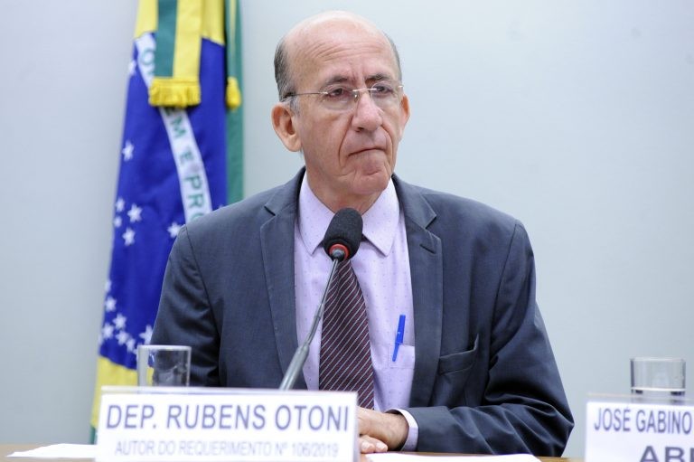 O autor da proposta, deputado Rubens Otoni - (Foto: Cleia Viana/Câmara dos Deputados)