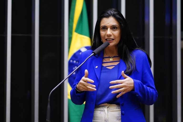 Delegada Ione: 