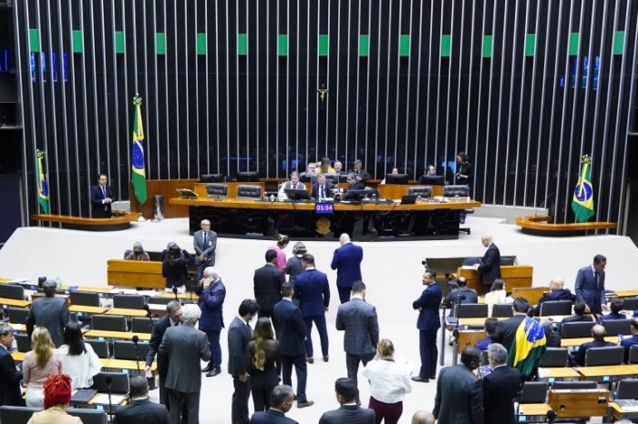 Deputados votam projetos no Plenário - (Foto: Pablo Valadares/Câmara dos Deputados)