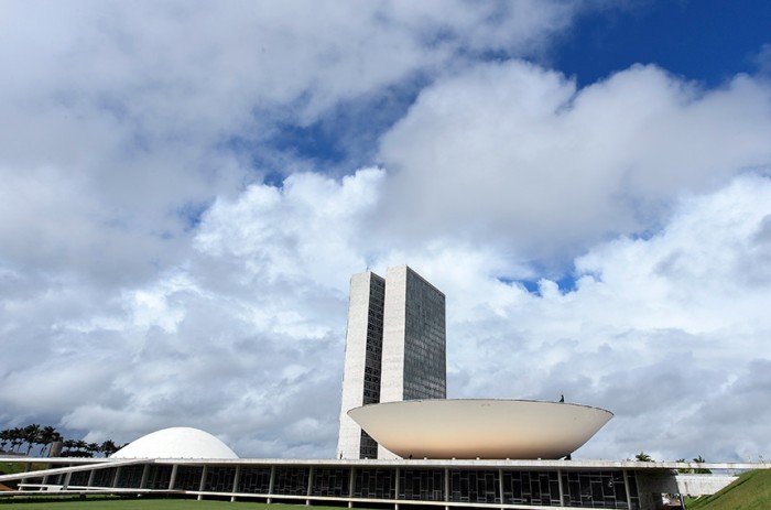 Pacheco prorroga vigência de três medidas provisórias por 60 dias