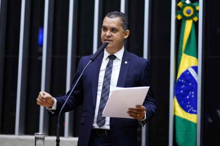 Deputado Gilson Daniel, autor da proposta - (Foto: Pablo Valadares/Câmara dos Deputados)