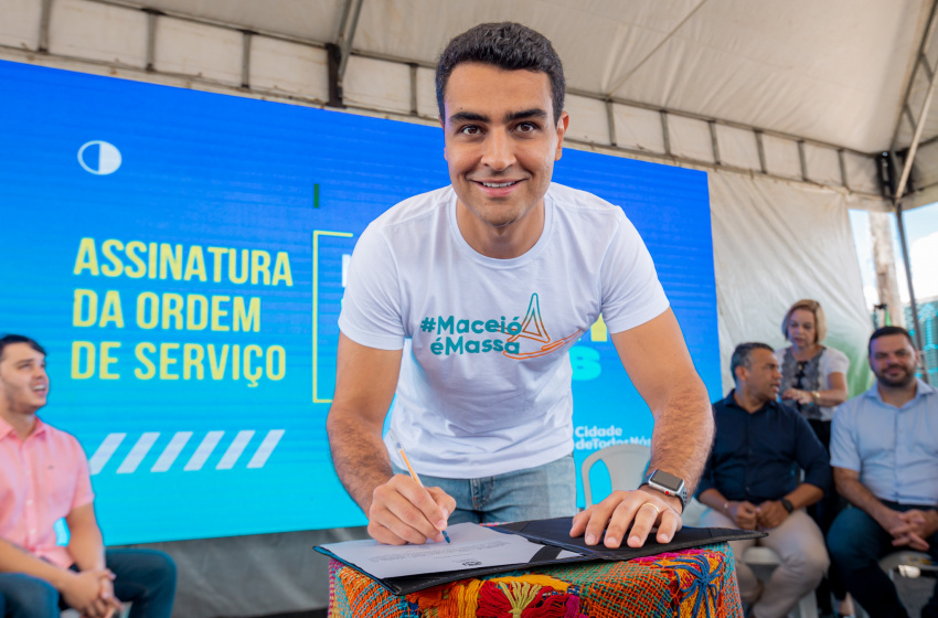 Prefeito JHC autorizou mais investimentos para convívio social no Benedito Bentes. Foto: Itawi Albuquerque / Secom Maceió