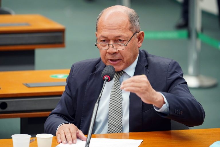 Deputado Coronel Chrisóstomo, relator da proposta - (Foto: Pablo Valadares/Câmara dos Deputados)