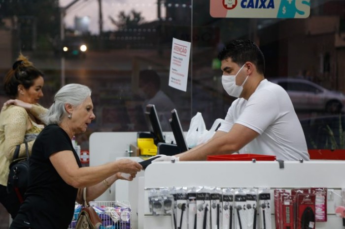 Farmácias costumam oferecer desconto a consumidores com cadastro no estabelecimento - (Foto: Gilson Abreu/Agência de Notícias do Paraná)