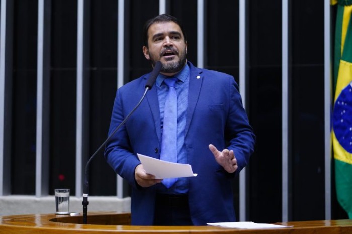 Delegado Marcelo Freitas apresentou substitutivo ao projeto - (Foto: Pablo Valadares/Câmara dos Deputados)