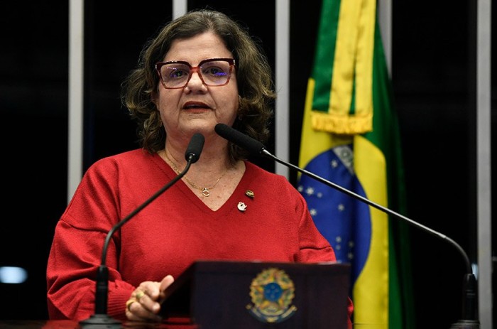 Senadora ressaltou comprometimento do governo com educação, saúde, reindustrialização e emprego - Foto: Jefferson Rudy/Agência Senado
