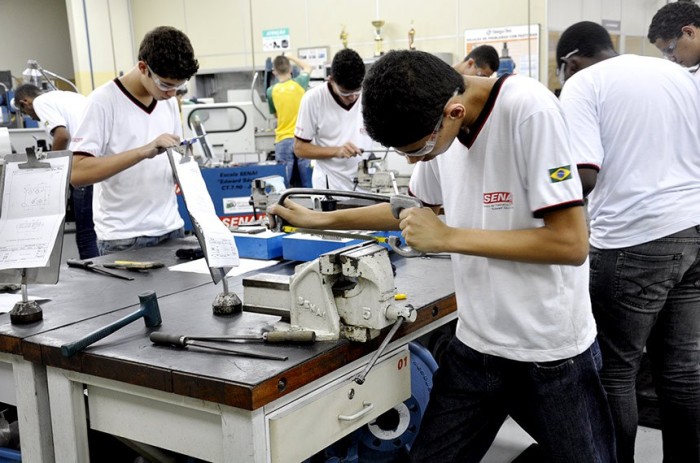 Apenas 9% dos jovens brasileiros estão em cursos técnicos, segundo o senador Paulo Paim, que requereu o debate - Foto: Prefeitura Municipal de Jahu