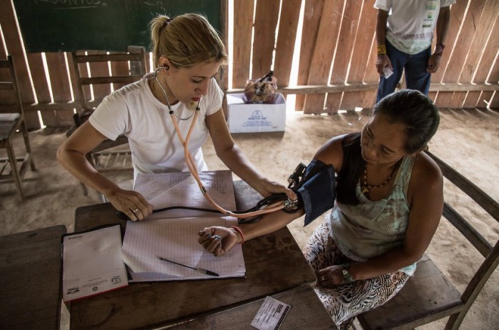 A lei incentiva a capacitação de médicos para fortalecer a presença de profissionais em regiões de difícil acesso - Foto: Arison Jardim/Secom