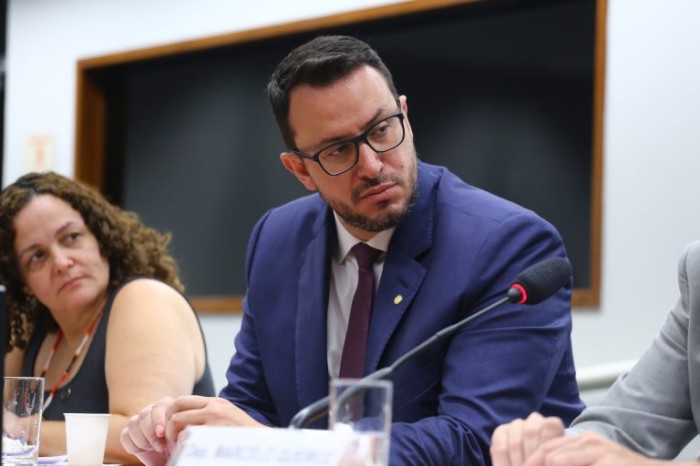 Delegado Matheus Laiola quer acelerar liberação de recursos - (Foto: Vinicius Loures/Câmara dos Deputados)