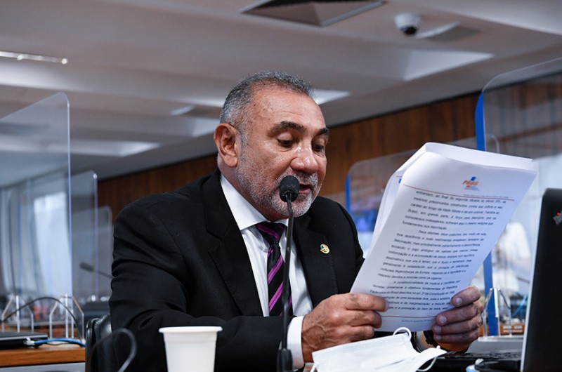 O relator, senador Telmário Mota, deu parecer favorável ao projeto mas sugeriu mudanças - Leopoldo Silva/Agência Senado