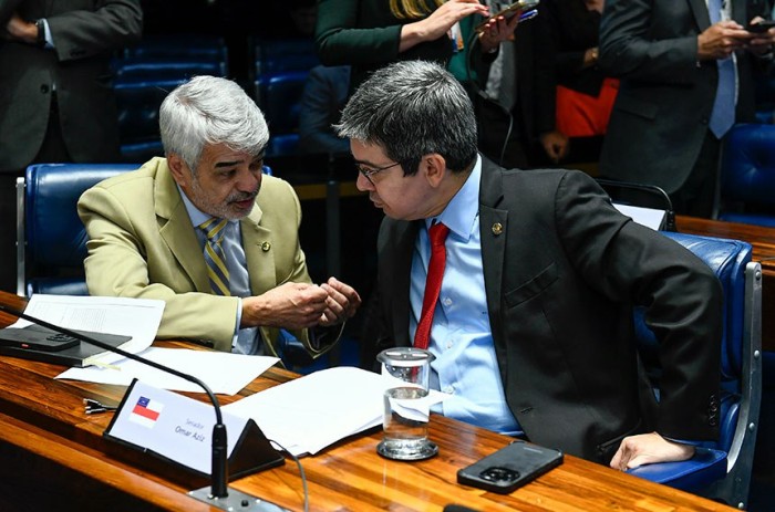 Humberto Costa é autor e Randolfe Rodrigues, relator do projeto que originou a lei - Foto: Roque de Sá/Agência Senado