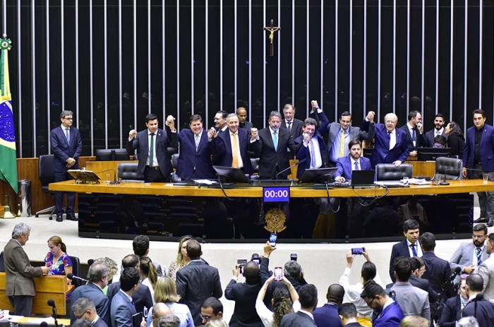 Aprovação da reforma tributária na Câmara só foi possível com a costura de muitos acordos - Foto: Zeca Ribeiro/Câmara dos Deputados