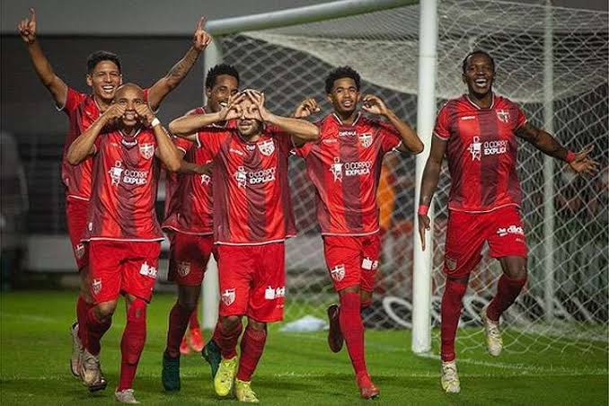 Galo vence e é líder da série B