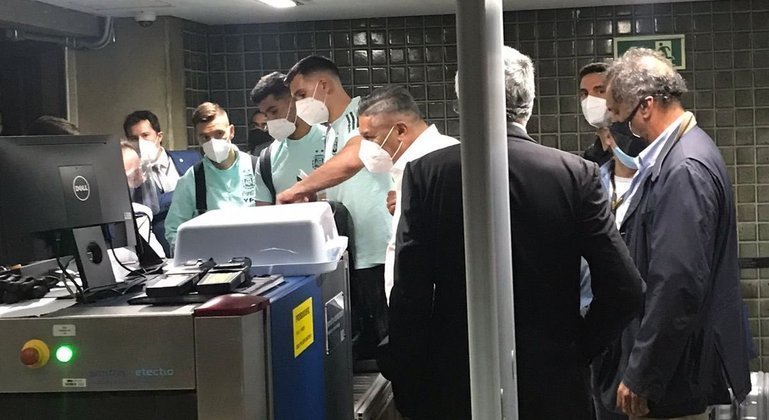 Atuação de embaixador evitou que argentinos saíssem presos da Arena