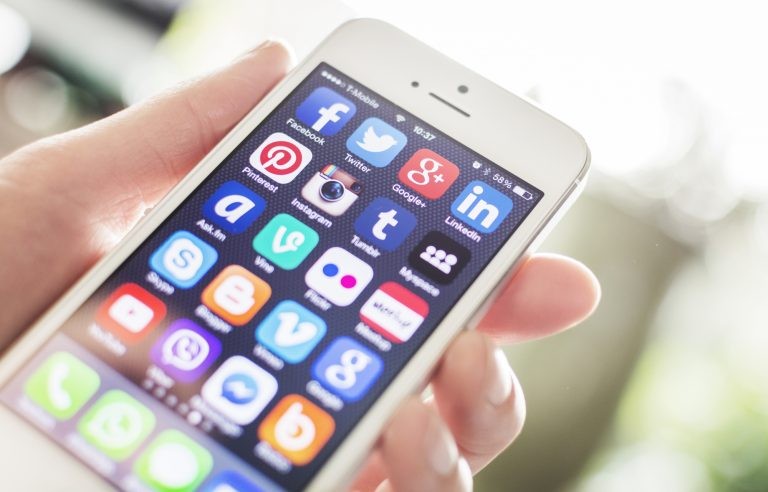 Redes sociais que não cumprirem requisitos ficam sujeitas a penalidades - (Foto: DepositPhotos)