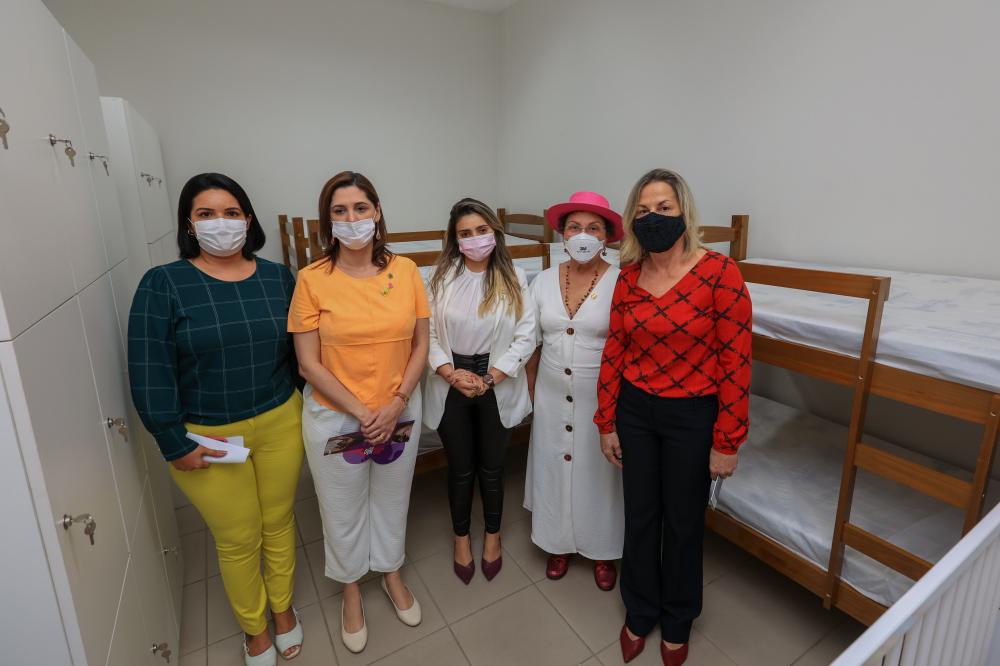 Em visita à Casa da Mulher, secretária nacional anuncia capacitação para vítimas de violência