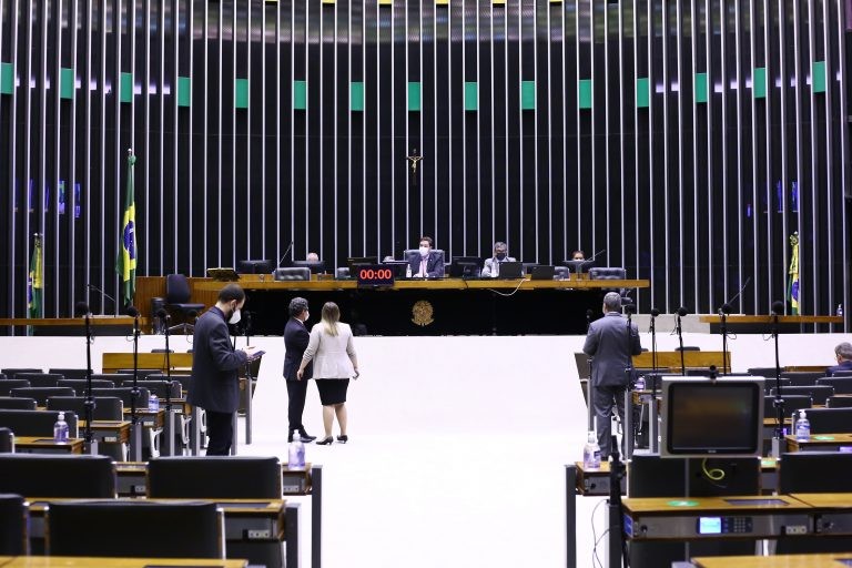 Wellington Roberto retirou do texto a redução da taxa de administração dos bancos - (Foto: Najara Araújo/Câmara dos Deputados)