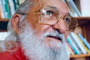 Paulo Freire propôs o aprendizado com base nas necessidades reais dos alunos - (Foto: Reprodução/TV Câmara)