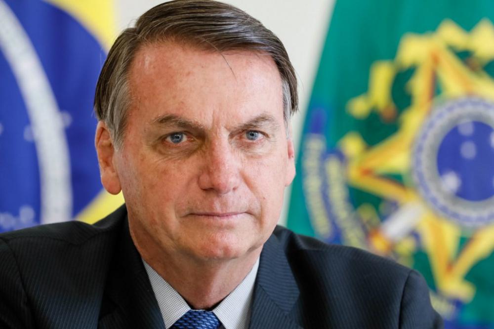 Bolsonaro sanciona Lei do Mandante e muda direitos de transmissão no futebol