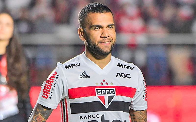 Daniel Alves recusa proposta do Fluminense