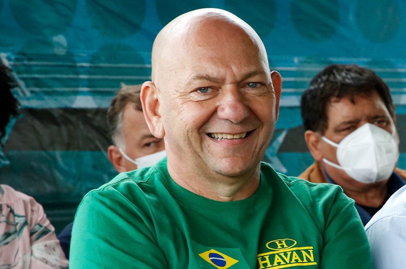 Luciano Hang está sendo acusado de pertencer ao chamado 