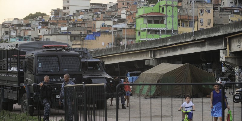 Cerca 54% dos moradores de favelas no Rio perderam emprego na pandemia