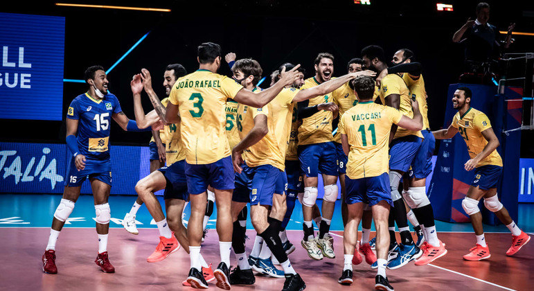 Brasil vira sobre Polônia e ganha inédito título da Liga das Nações