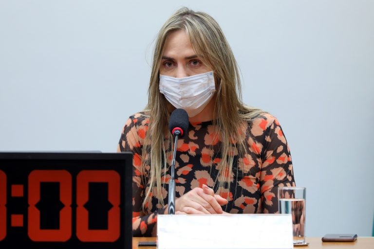 Celina Leão: 