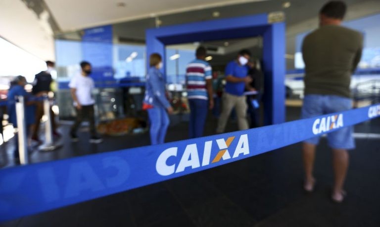 Governo já gastou R$ 300 bilhões com o auxílio emergencial - (Foto: Marcelo Camargo/Agência Brasill)