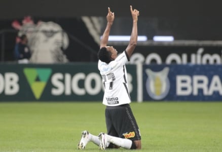 Corinthians vence Bahia, na volta do publico na Neo Química Arena