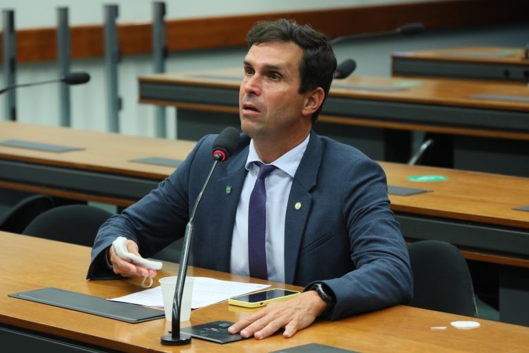 Luiz Lima: a medida será inserida na Lei de Diretrizes e Bases da Educação - (Foto: Cleia Viana/Câmara dos Deputados)