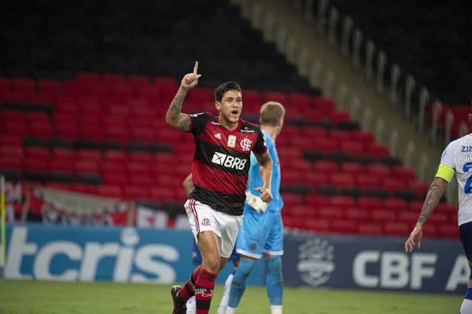 Flamengo vence Fortaleza fora de casa