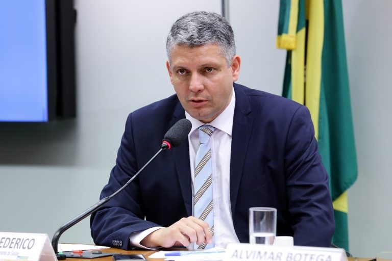 Dr. Frederico: 