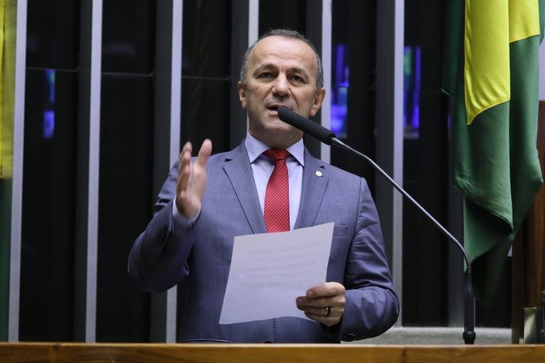 Comissão aprovou novo texto, elaborado pelo relator Helder Salomão - (Foto: Cleia Viana/Câmara dos Deputados)