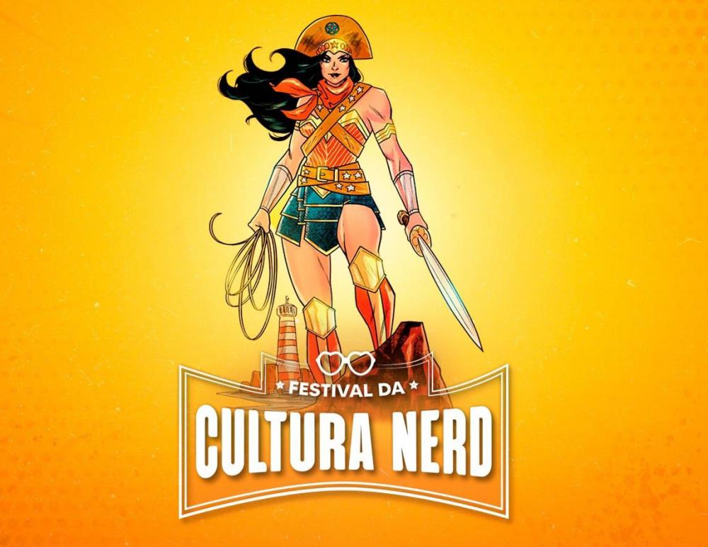  arte de divulgação do festival colocou a Mulher-Maravilha, que completa 80 anos de criação em 2021, vestida à caráter, e também incorporou elementos simbólicos de Maceió como o farol da Ponta Verde e a Pedra Virada. Foto: Divulgação