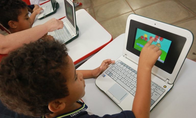 Inclusão digital é um dos eixos da nova política - (Foto: Enerson Cleiton/Prefeitura de Uberaba-MG)