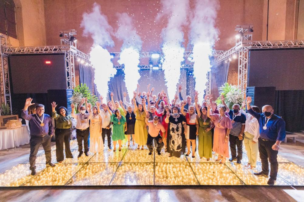 Servidores receberam medalha de valorização. Fotos: Edvan Ferreira/Secom Maceió