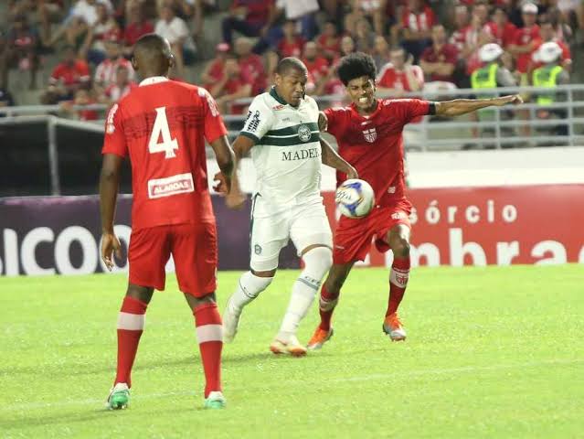 CRB empata com Coritiba no Rei Pelé